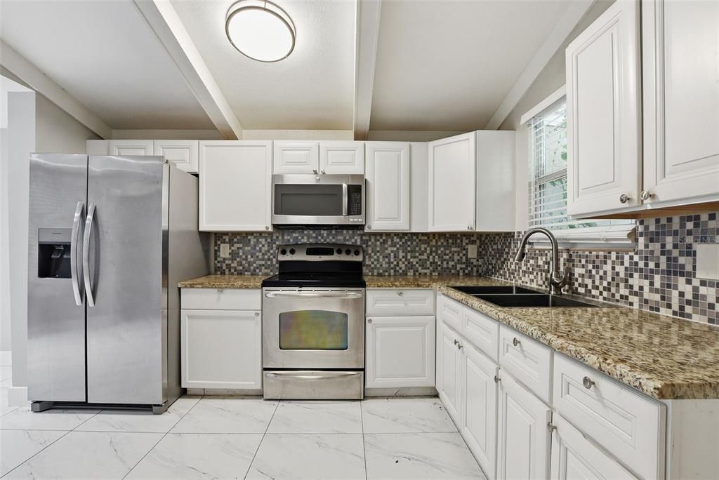 For Sale: $278,600 (2 beds, 1 baths, 1152 Square Feet)