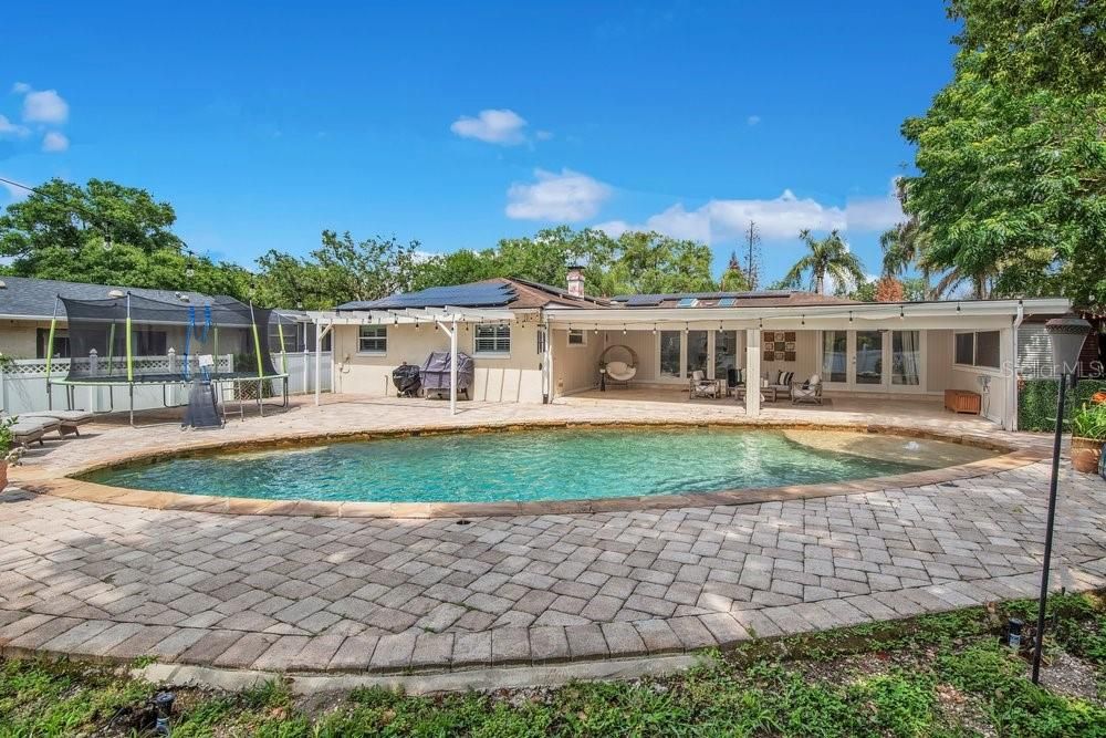 En Venta: $925,000 (5 camas, 3 baños, 3485 Pies cuadrados)