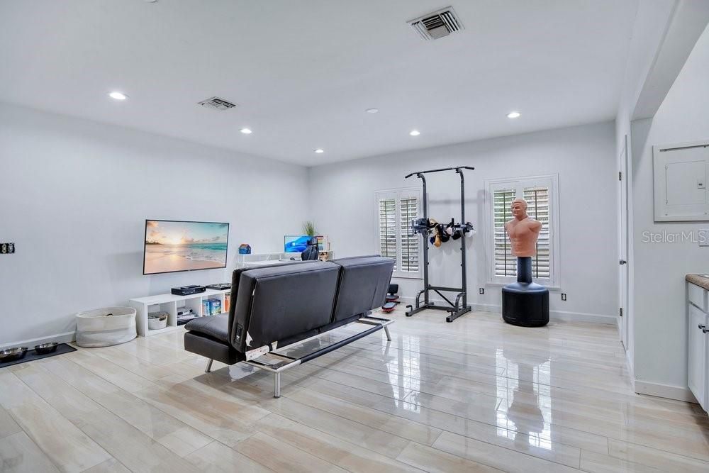 En Venta: $925,000 (5 camas, 3 baños, 3485 Pies cuadrados)