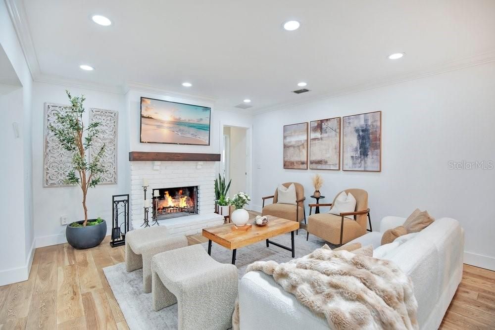En Venta: $925,000 (5 camas, 3 baños, 3485 Pies cuadrados)