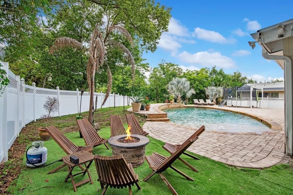 En Venta: $925,000 (5 camas, 3 baños, 3485 Pies cuadrados)