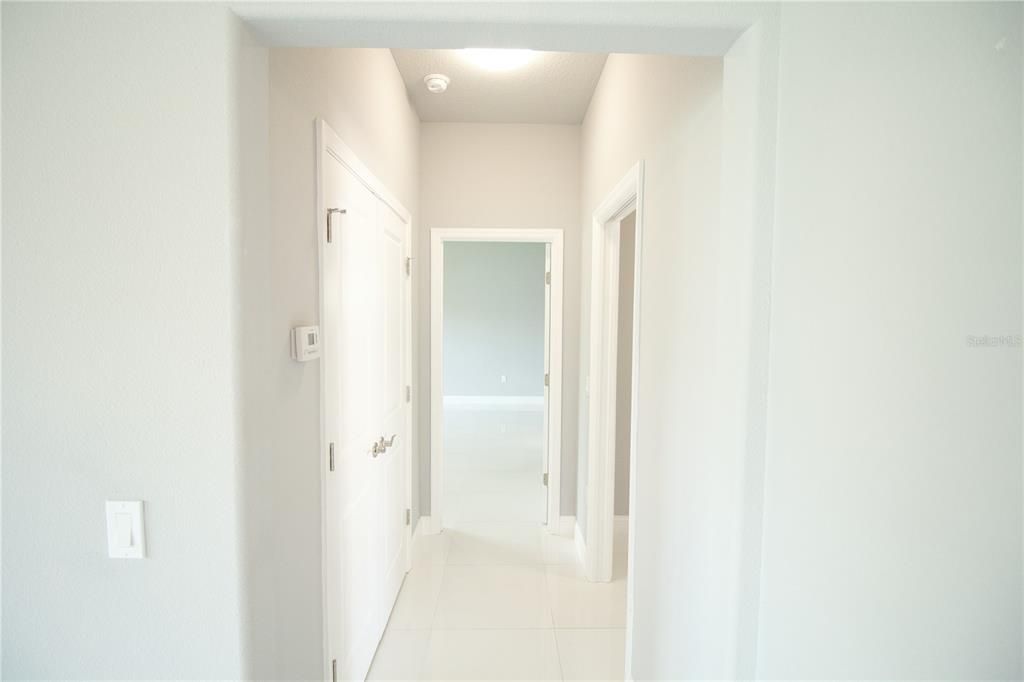 En Venta: $420,000 (3 camas, 2 baños, 1965 Pies cuadrados)