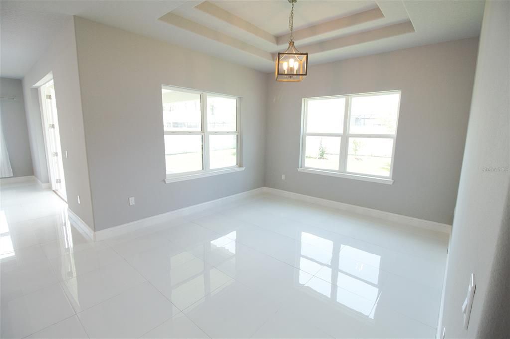 En Venta: $420,000 (3 camas, 2 baños, 1965 Pies cuadrados)