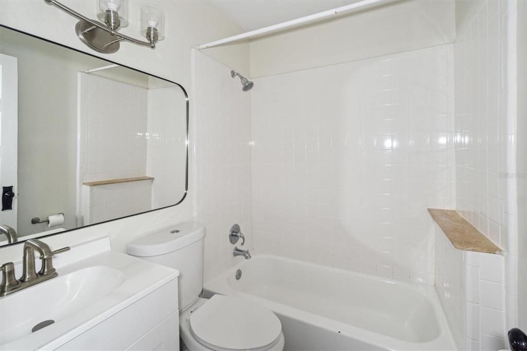 For Rent: $2,100 (4 beds, 2 baths, 1714 Square Feet)