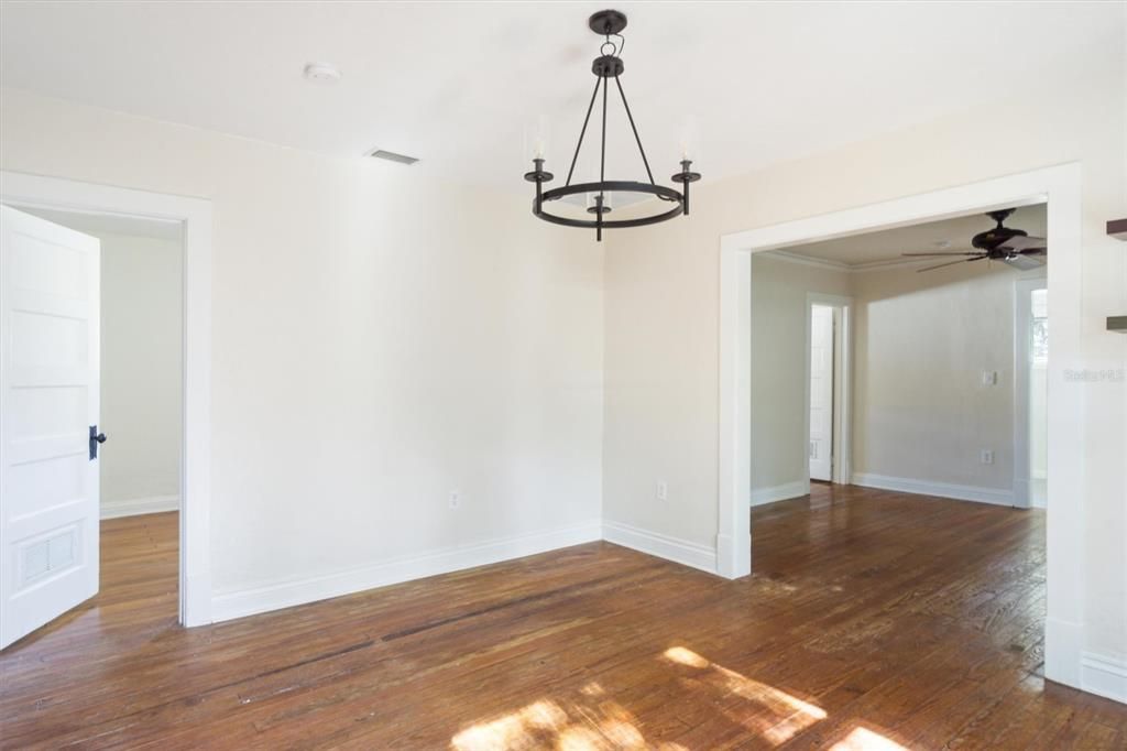 For Rent: $2,100 (4 beds, 2 baths, 1714 Square Feet)