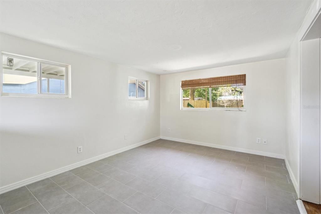 For Rent: $2,100 (4 beds, 2 baths, 1714 Square Feet)