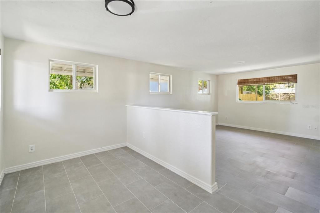 For Rent: $2,100 (4 beds, 2 baths, 1714 Square Feet)