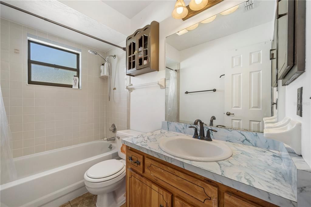 En Venta: $275,000 (3 camas, 2 baños, 1268 Pies cuadrados)