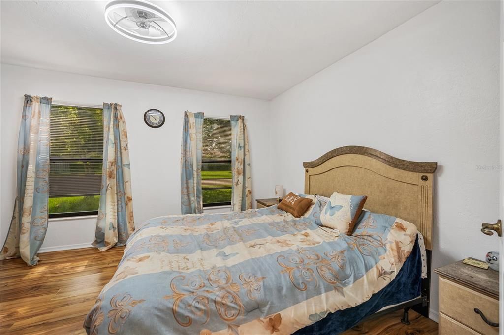 En Venta: $275,000 (3 camas, 2 baños, 1268 Pies cuadrados)