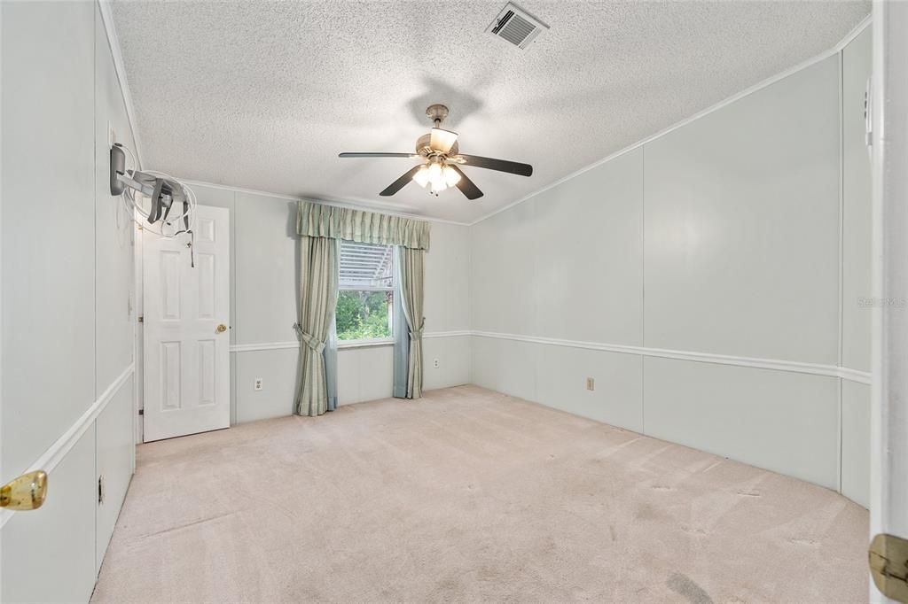 For Sale: $237,550 (2 beds, 2 baths, 1248 Square Feet)