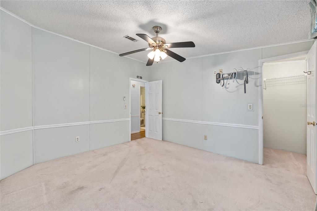 For Sale: $237,550 (2 beds, 2 baths, 1248 Square Feet)