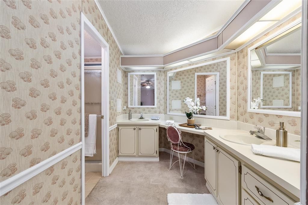 For Sale: $237,550 (2 beds, 2 baths, 1248 Square Feet)