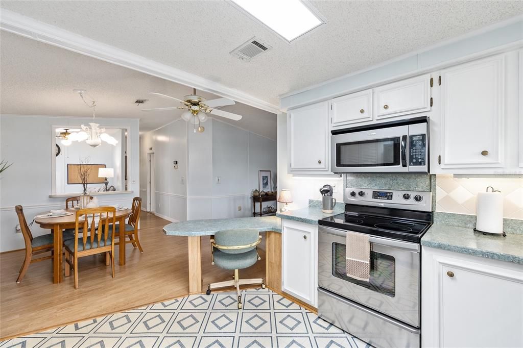 For Sale: $237,550 (2 beds, 2 baths, 1248 Square Feet)