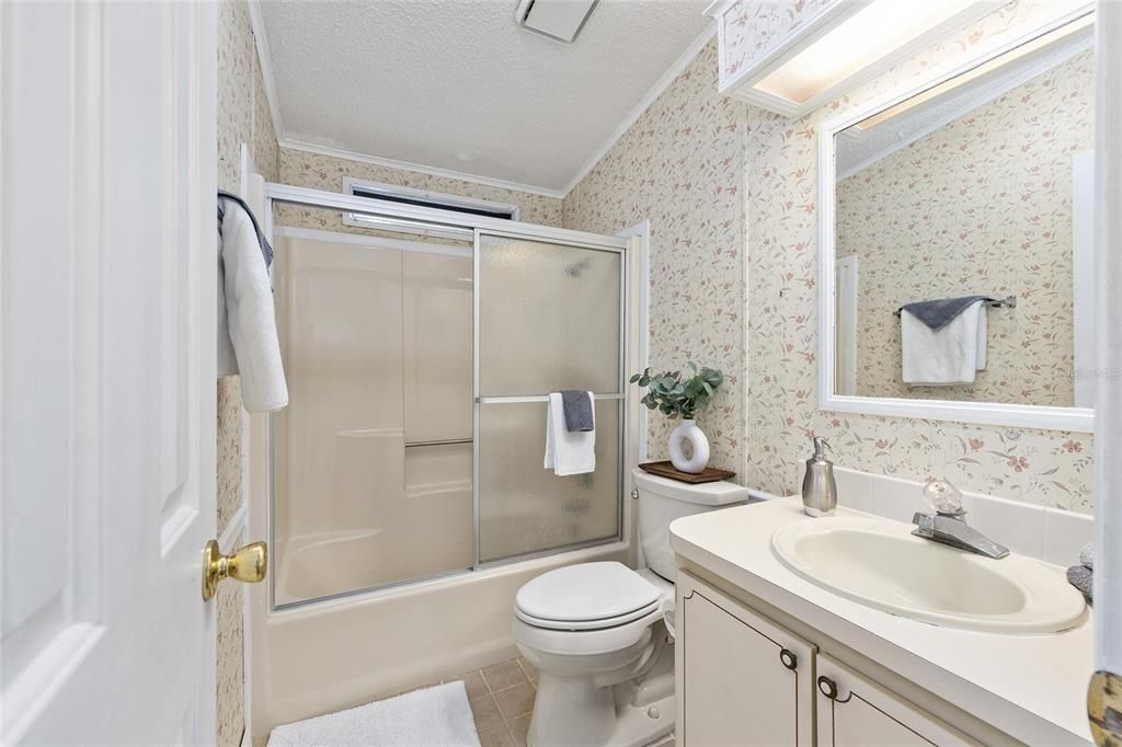 For Sale: $237,550 (2 beds, 2 baths, 1248 Square Feet)