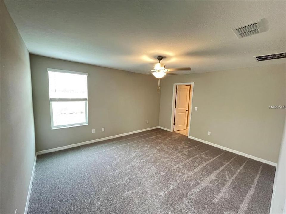 En Renta: $2,799 (4 camas, 2 baños, 1870 Pies cuadrados)
