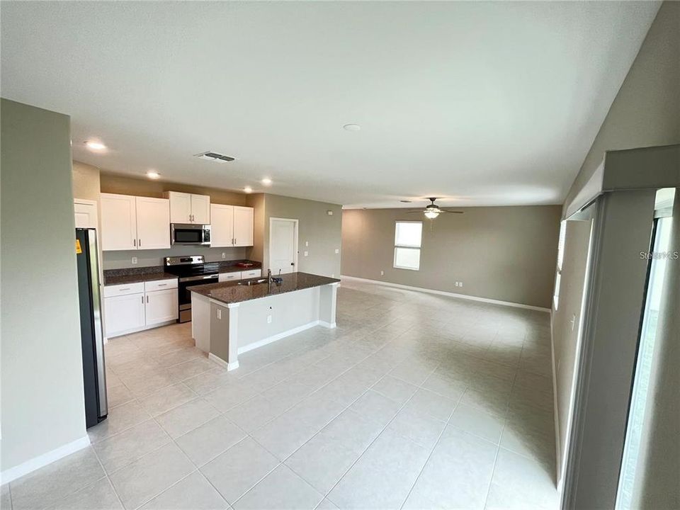 En Renta: $2,799 (4 camas, 2 baños, 1870 Pies cuadrados)