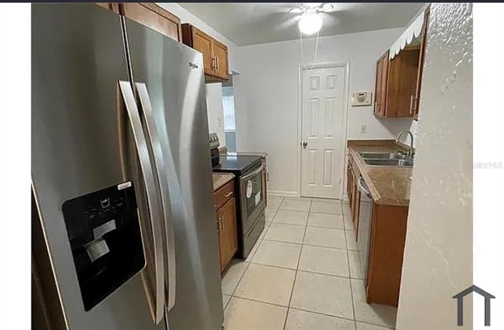 En Renta: $1,600 (3 camas, 1 baños, 1077 Pies cuadrados)