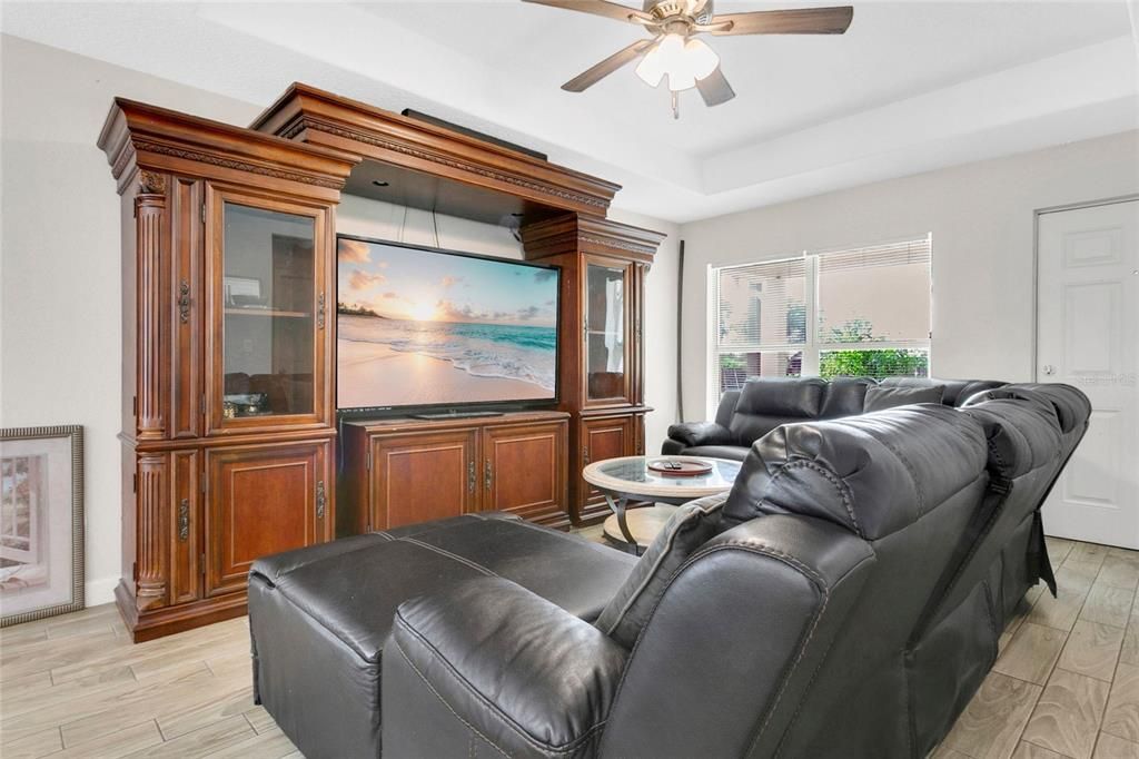 For Sale: $314,999 (3 beds, 2 baths, 1367 Square Feet)
