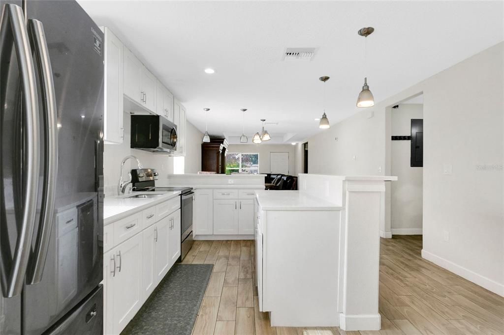 For Sale: $314,999 (3 beds, 2 baths, 1367 Square Feet)