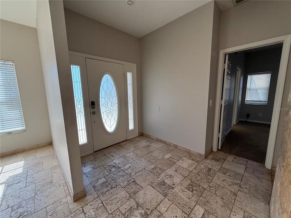 En Venta: $415,000 (4 camas, 2 baños, 1998 Pies cuadrados)