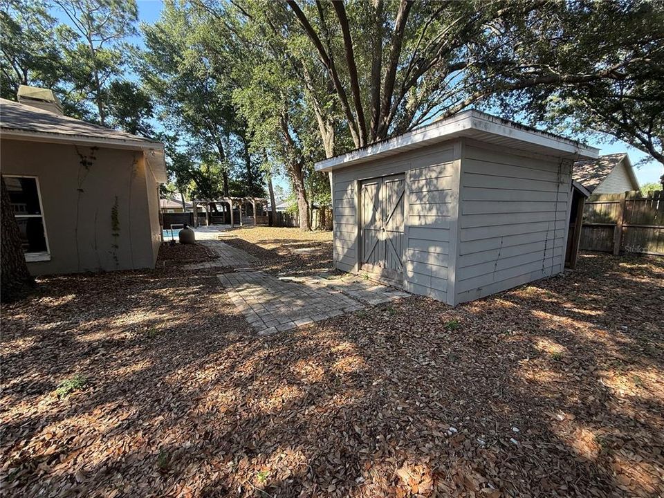 En Venta: $415,000 (4 camas, 2 baños, 1998 Pies cuadrados)