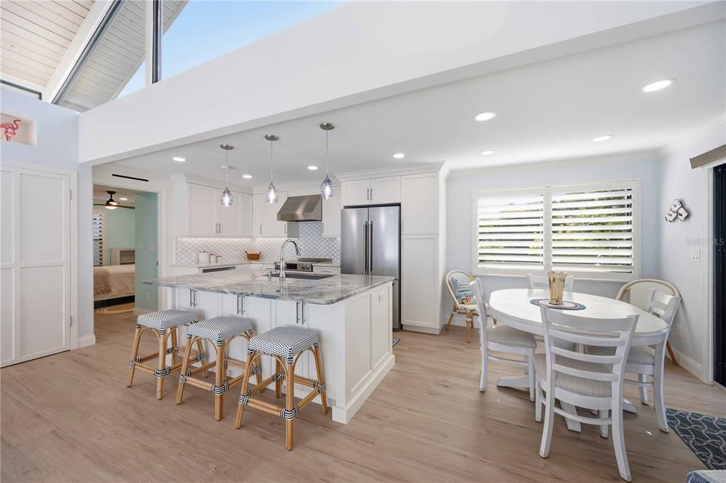 For Sale: $549,000 (2 beds, 2 baths, 1077 Square Feet)