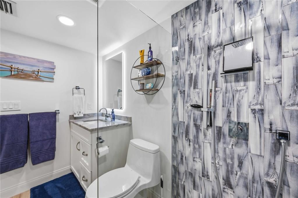 For Sale: $549,000 (2 beds, 2 baths, 1077 Square Feet)