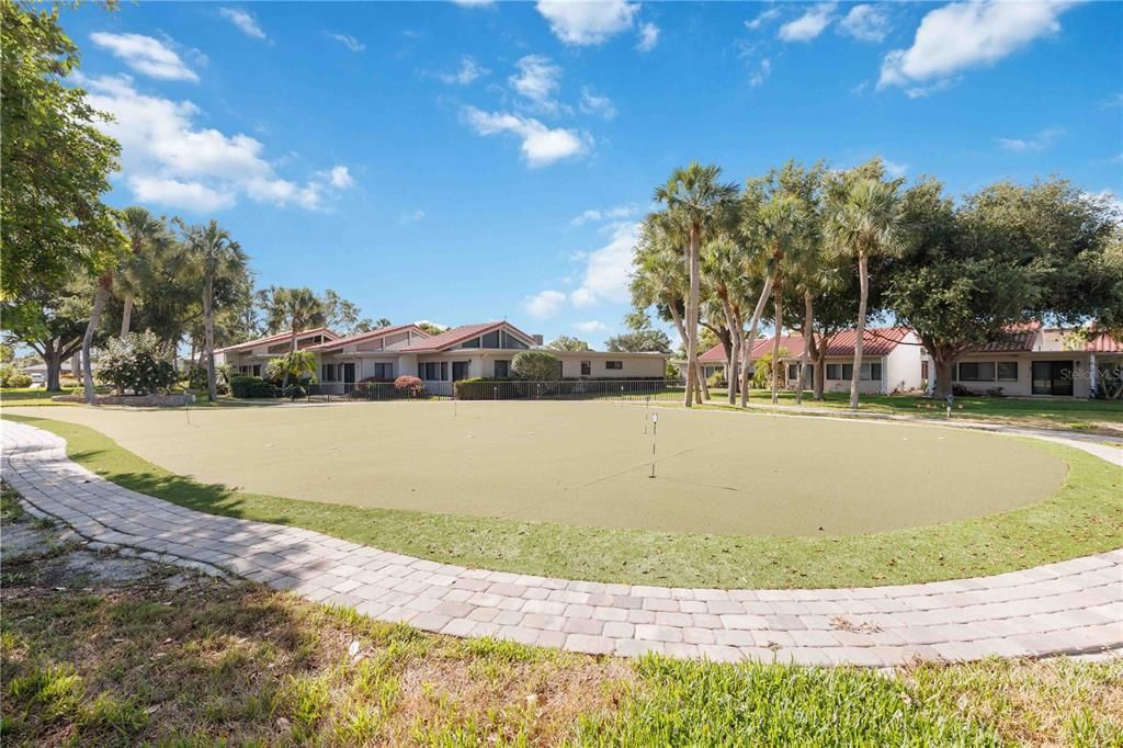 For Sale: $549,000 (2 beds, 2 baths, 1077 Square Feet)