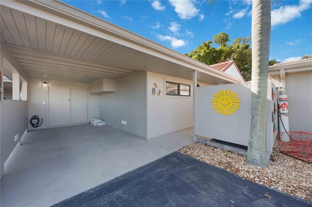For Sale: $549,000 (2 beds, 2 baths, 1077 Square Feet)