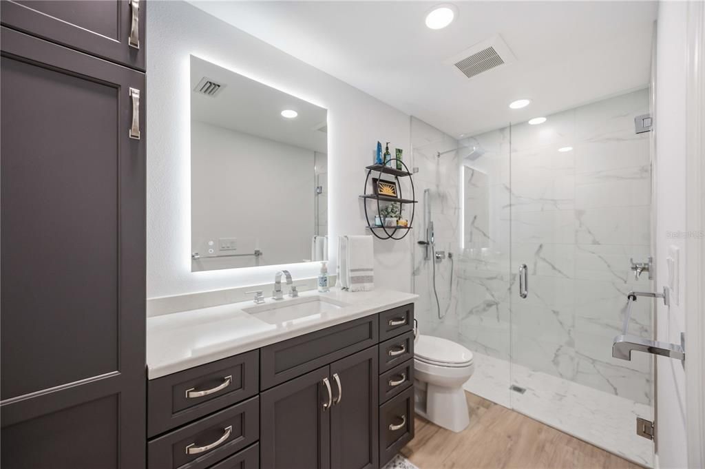 For Sale: $549,000 (2 beds, 2 baths, 1077 Square Feet)