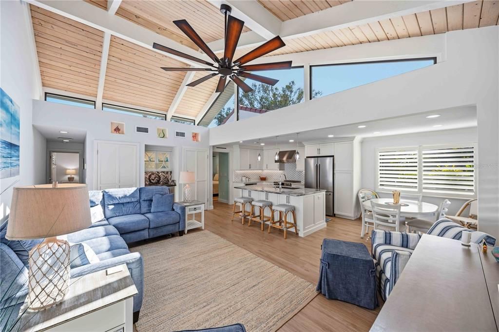 For Sale: $549,000 (2 beds, 2 baths, 1077 Square Feet)