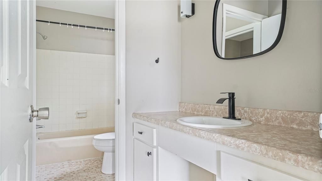 For Rent: $1,695 (2 beds, 1 baths, 1176 Square Feet)