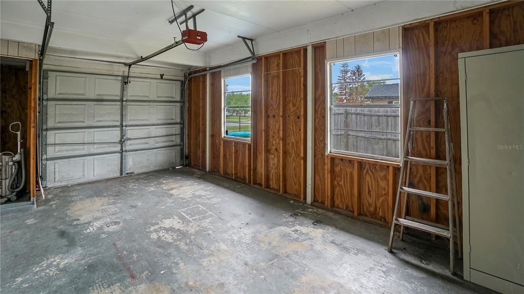 For Rent: $1,695 (2 beds, 1 baths, 1176 Square Feet)