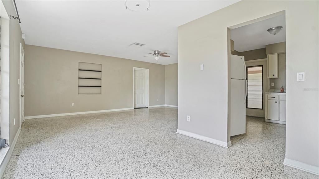 For Rent: $1,695 (2 beds, 1 baths, 1176 Square Feet)