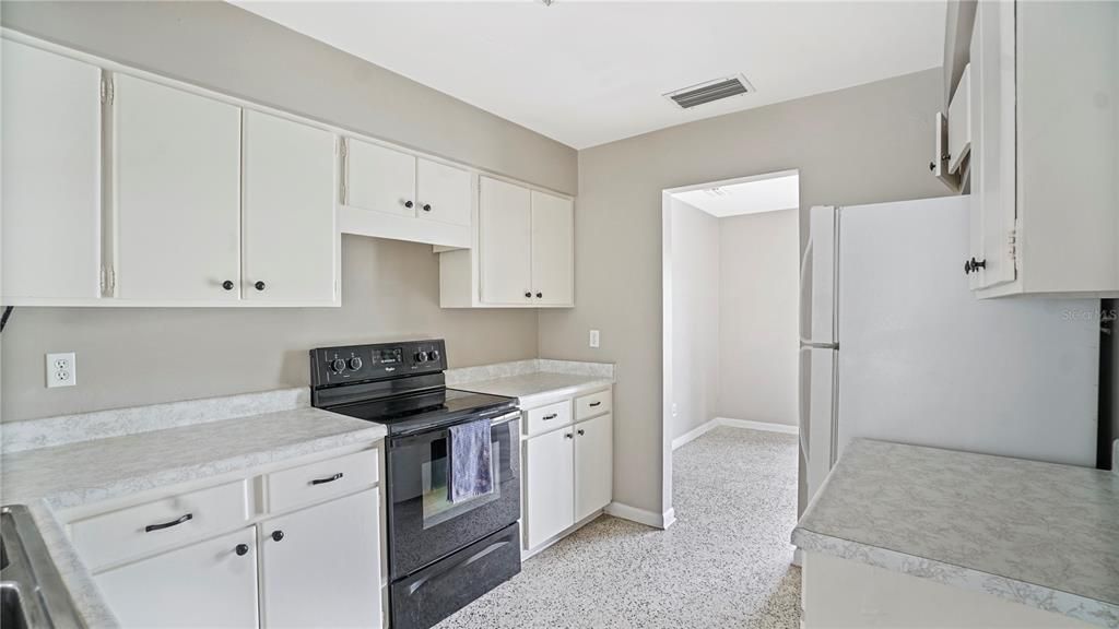 For Rent: $1,695 (2 beds, 1 baths, 1176 Square Feet)