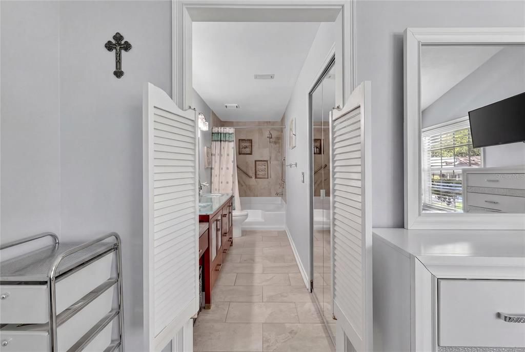 En Venta: $259,900 (2 camas, 2 baños, 1115 Pies cuadrados)