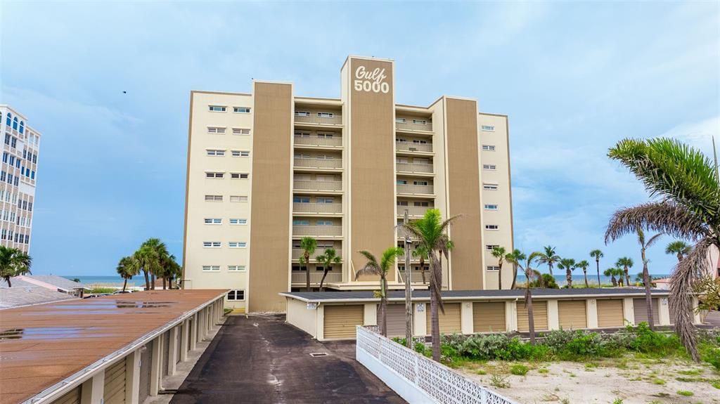 For Rent: $3,600 (2 beds, 2 baths, 1420 Square Feet)