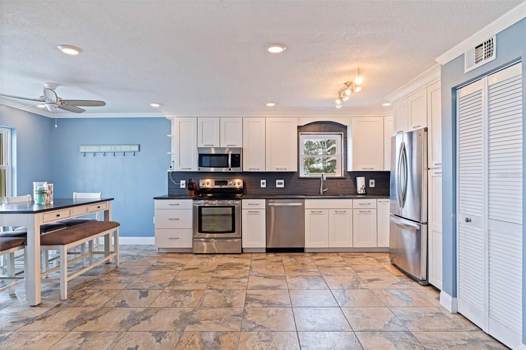 For Rent: $3,600 (2 beds, 2 baths, 1420 Square Feet)