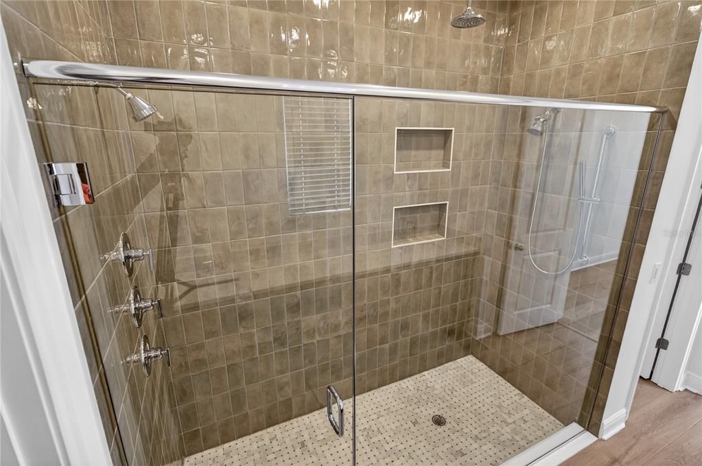 В аренду: $3,100 (4 спален, 3 ванн, 3130 Квадратных фут)