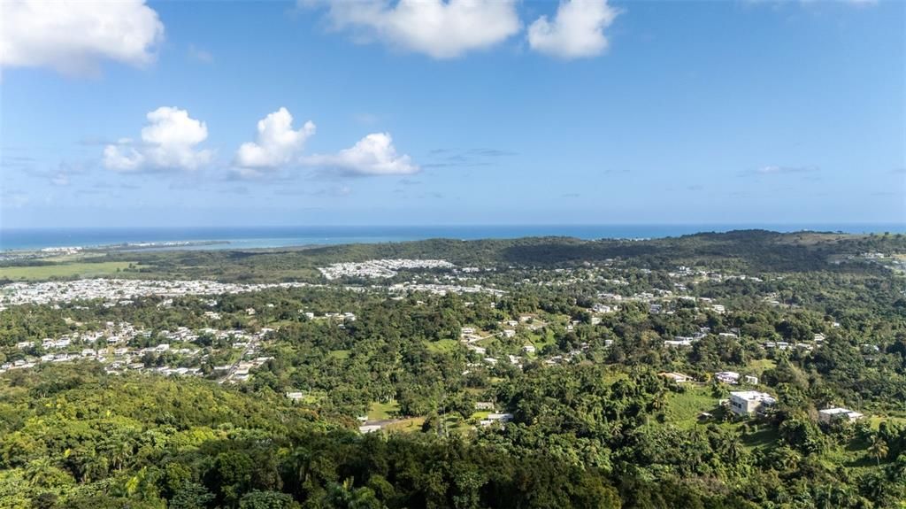 待售: $1,675,000 (37.68 acres)