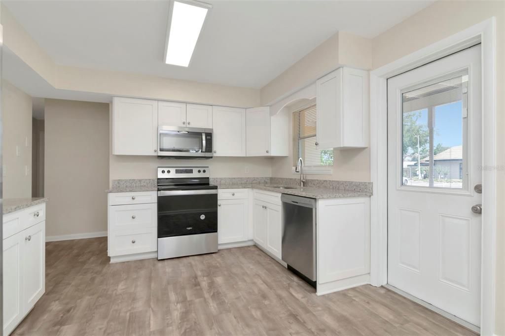 Active With Contract: $289,900 (3 beds, 2 baths, 1040 Square Feet)