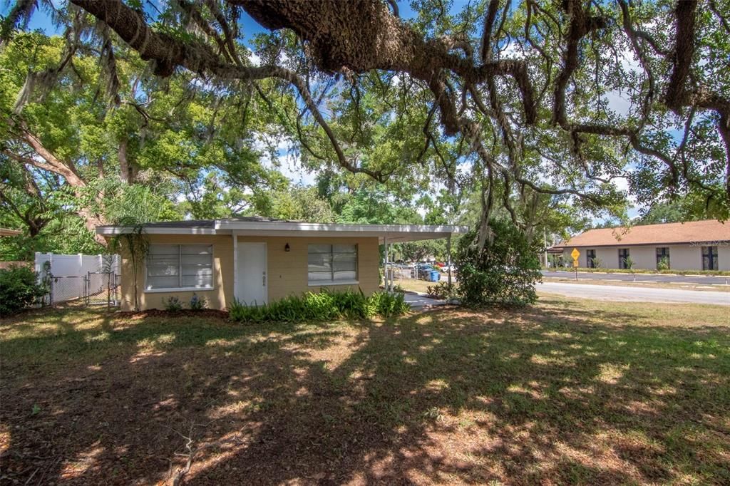 Active With Contract: $289,900 (3 beds, 2 baths, 1040 Square Feet)