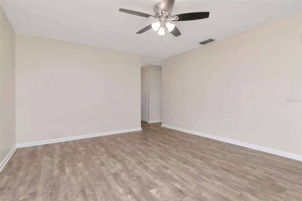 Active With Contract: $289,900 (3 beds, 2 baths, 1040 Square Feet)