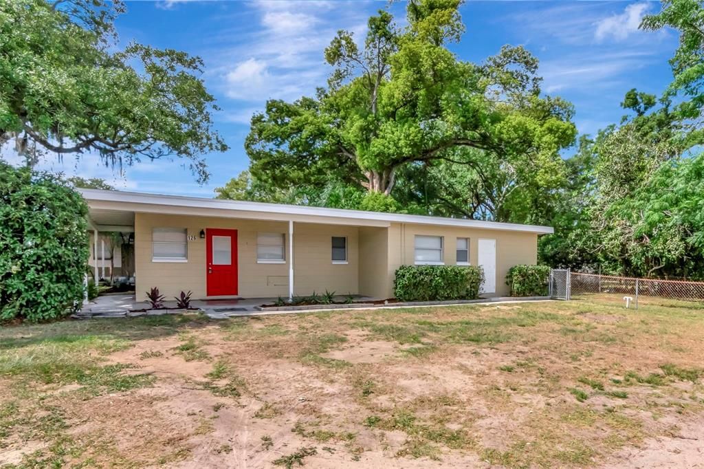 Active With Contract: $289,900 (3 beds, 2 baths, 1040 Square Feet)