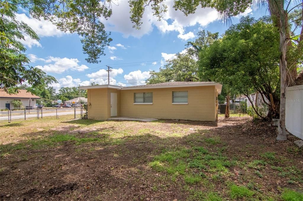 Active With Contract: $289,900 (3 beds, 2 baths, 1040 Square Feet)