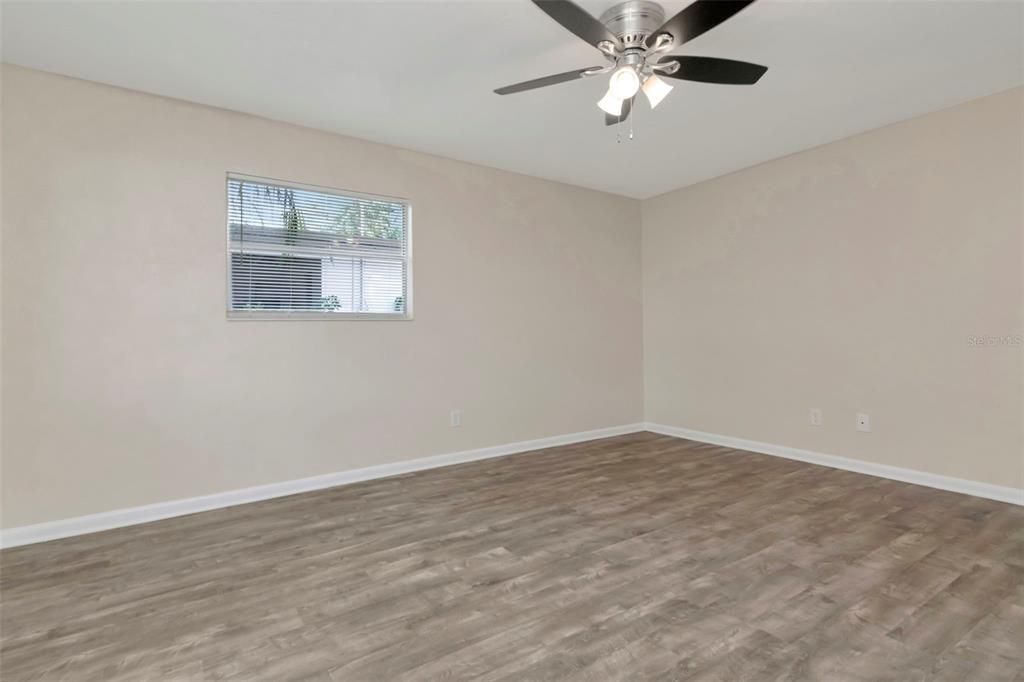 Active With Contract: $289,900 (3 beds, 2 baths, 1040 Square Feet)