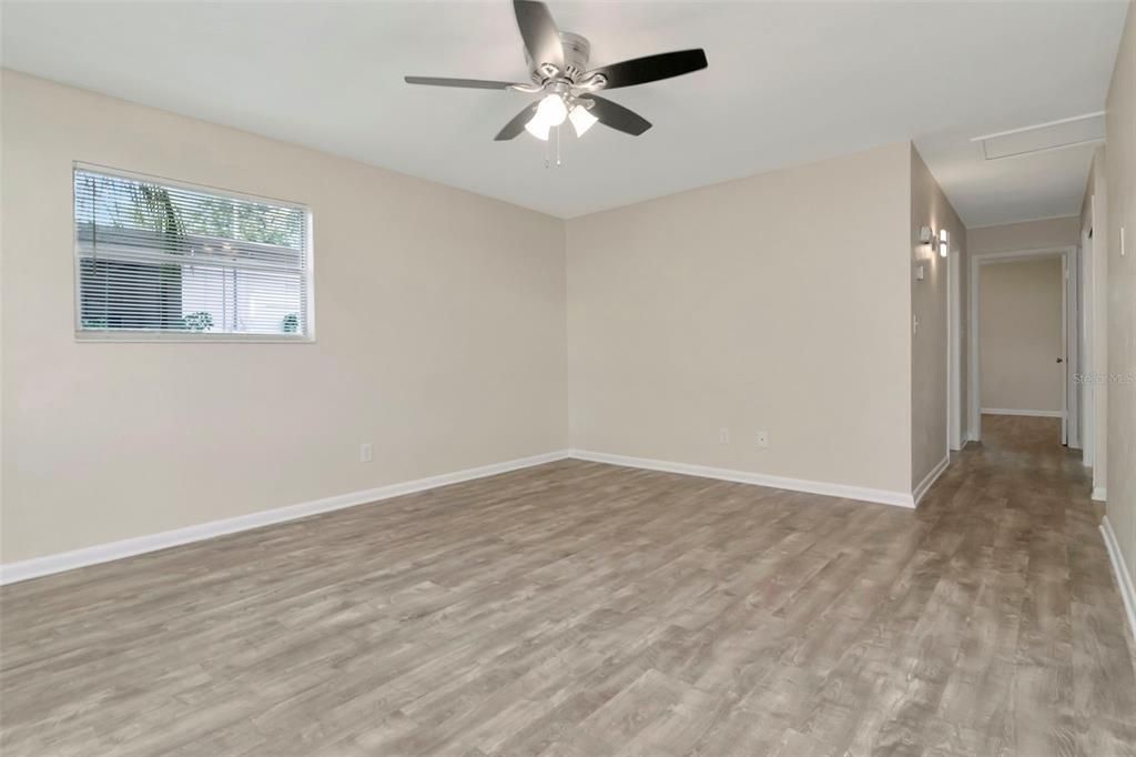 Active With Contract: $289,900 (3 beds, 2 baths, 1040 Square Feet)
