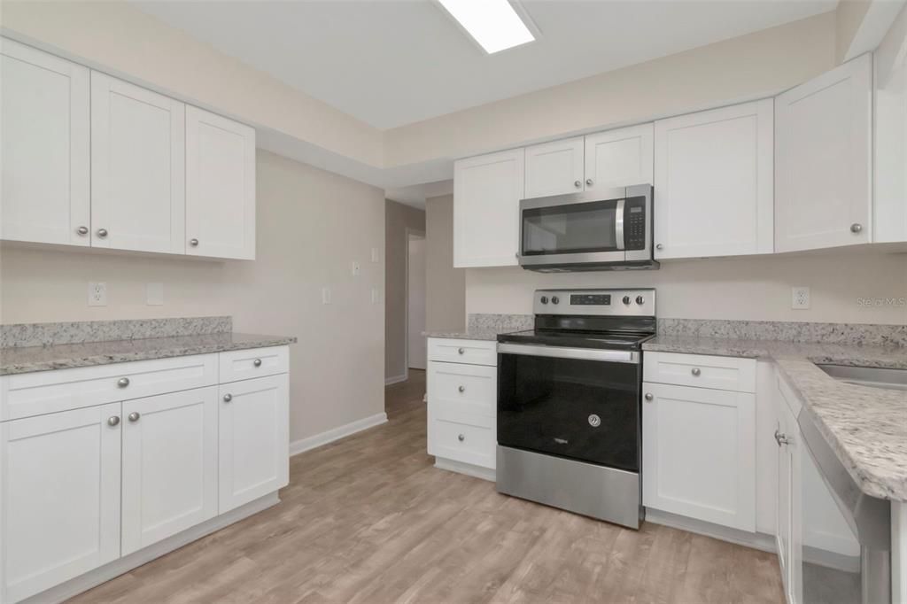 Active With Contract: $289,900 (3 beds, 2 baths, 1040 Square Feet)
