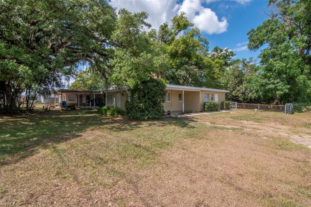 Active With Contract: $289,900 (3 beds, 2 baths, 1040 Square Feet)