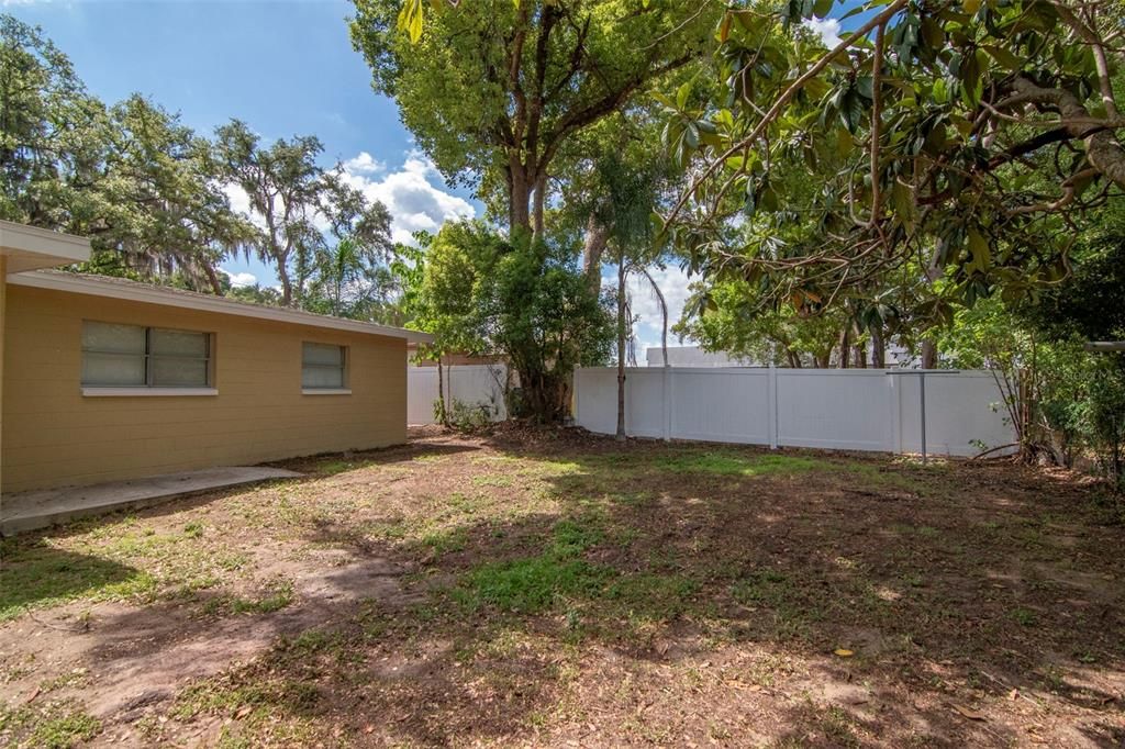 Active With Contract: $289,900 (3 beds, 2 baths, 1040 Square Feet)
